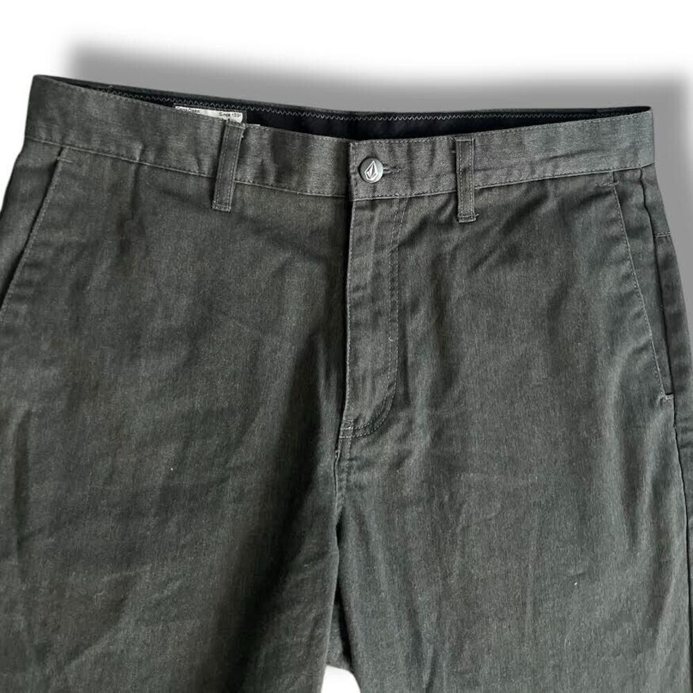 Volcom Shorts Mens Size 31 Gray Chino Flat Front True To This Walking Casual - Picture 3 of 15